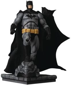 Medicom DC Comics Batman ("Batman: Hush" Black Costume Ver.) MAFEX Action Figure