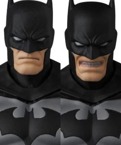 Medicom DC Comics Batman ("Batman: Hush" Black Costume Ver.) MAFEX Action Figure