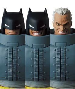 Medicom DC Comics Batman (Armored Batman Ver.) MAFEX Action Figure