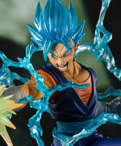 Bandai Japan Dragon Ball Z Bandai Tamashii Nations Dragon Ball - SSGSS Vegito FiguartsZERO (2020 SDCC Exclusive)