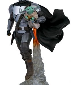 Diamond Select Toys Milestones: Star Wars - The Madalorian & Child 1/6 Scale Statue