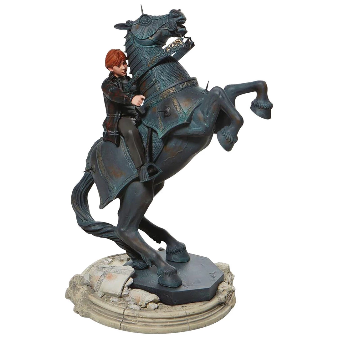 Enesco Harry Potter - Ron Weasley On Horse Chess Piece Statue 1 Enesco Harry Potter - Ron Weasley On Horse Chess Piece Statue