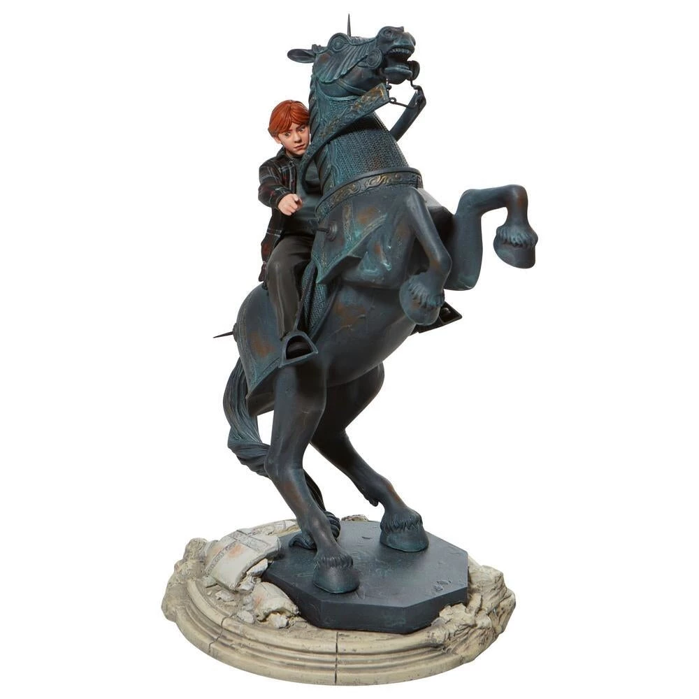 Enesco Harry Potter - Ron Weasley On Horse Chess Piece Statue 2 Enesco Harry Potter - Ron Weasley On Horse Chess Piece Statue