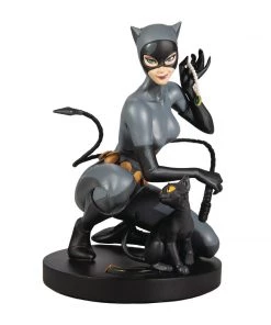 DC Collectibles Designer Series - Catwoman By Stanley "Artgerm" Lau Statue DC Comics