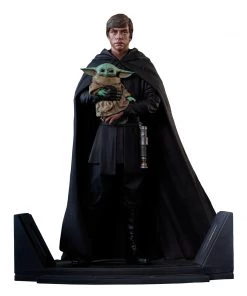 Diamond Select Toys Premier Collection: Star Wars - Luke With Grogu
