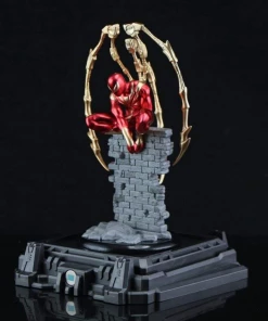 Sen-Ti-Nel Marvel Super Hero Illuminate Gallery Collection - Iron Spider