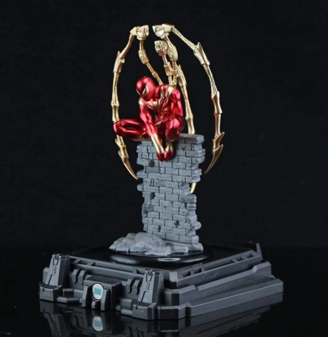 Sen-Ti-Nel Marvel Super Hero Illuminate Gallery Collection - Iron Spider 2 Sen-Ti-Nel Marvel Super Hero Illuminate Gallery Collection - Iron Spider