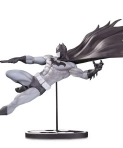 DC Comics DC Collectibles Batman Black & White Statue By Doug Mahnke