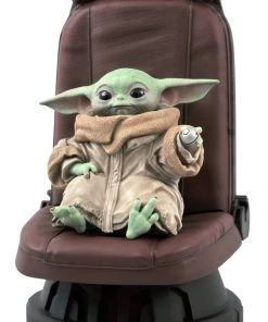 Diamond Select Toys Diamond Select Star Wars: The Mandalorian - The Child In Chair 1/2 Scale Statue