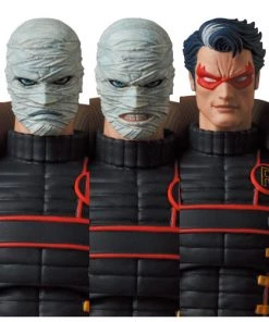 Medicom DC Comics Hush (Batman: Hush Ver.) MAFEX Action Figure