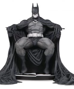 DC Collectibles Batman Black & White - Batman By Marc Silvestri Statue